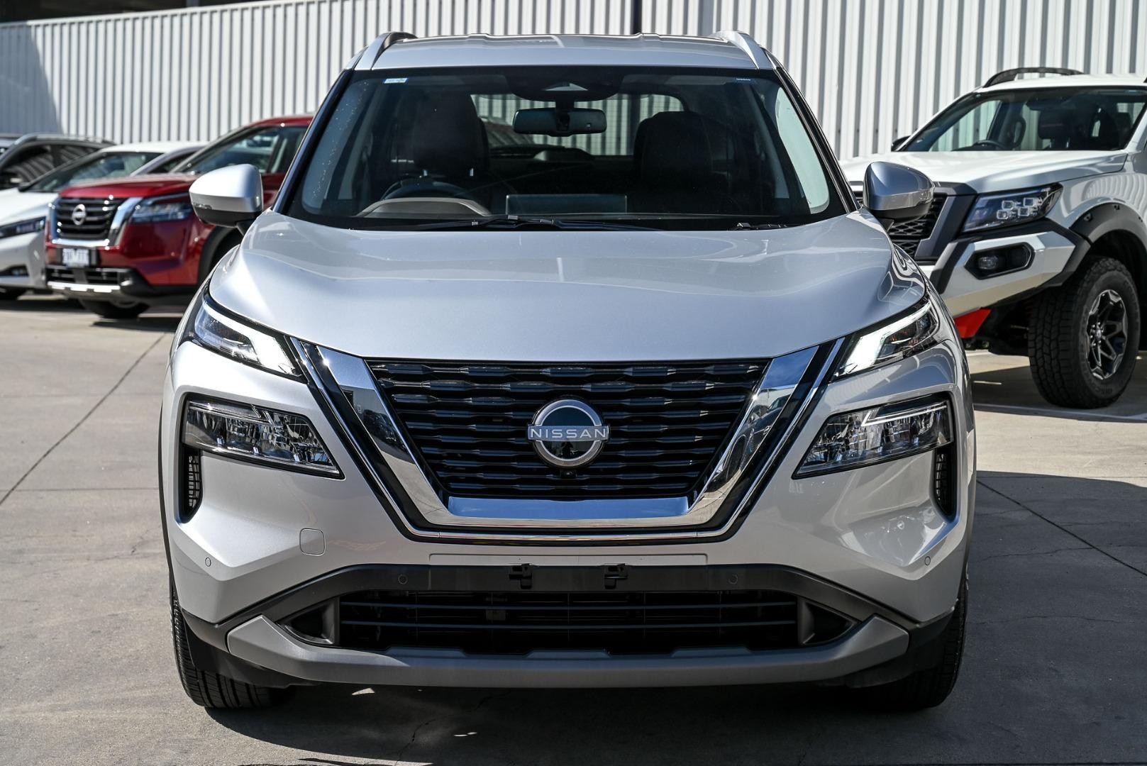 Nissan X-trail image 2