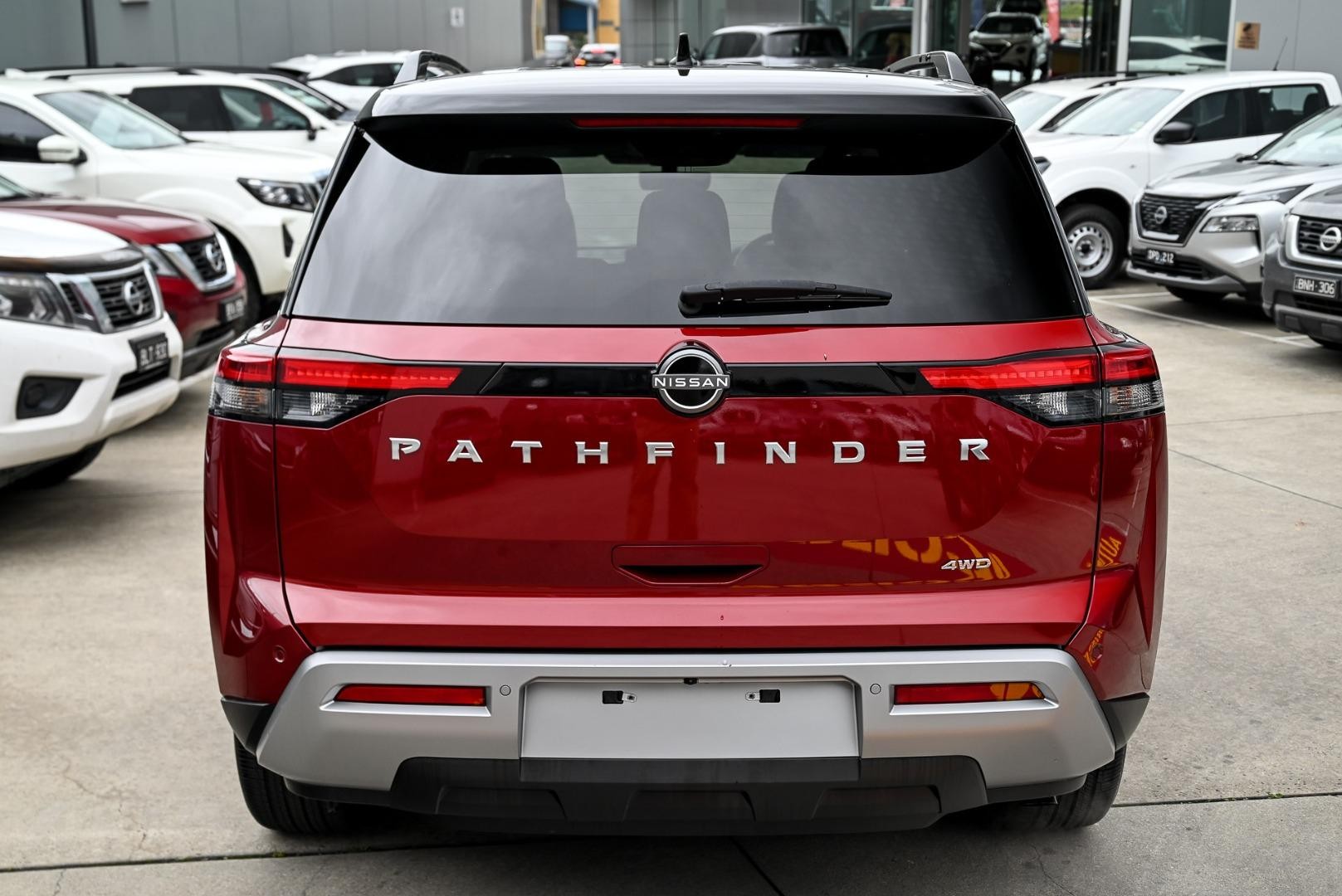 Nissan Pathfinder image 4