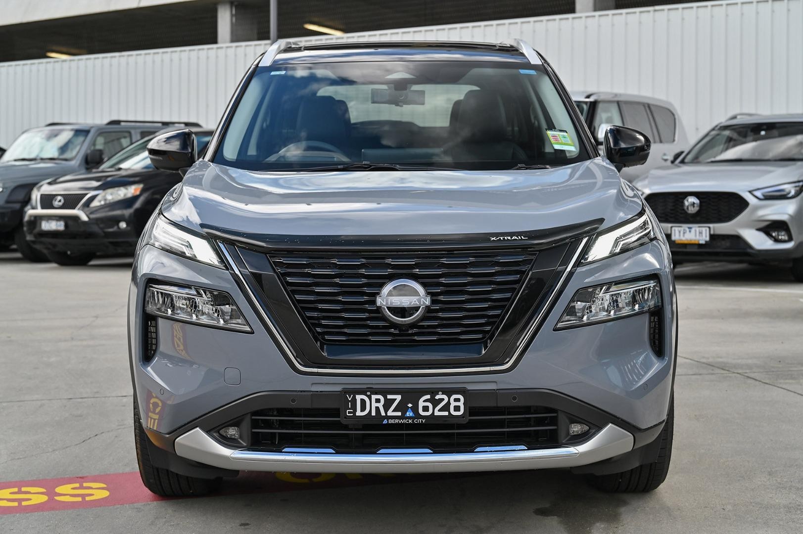 Nissan X-trail image 2