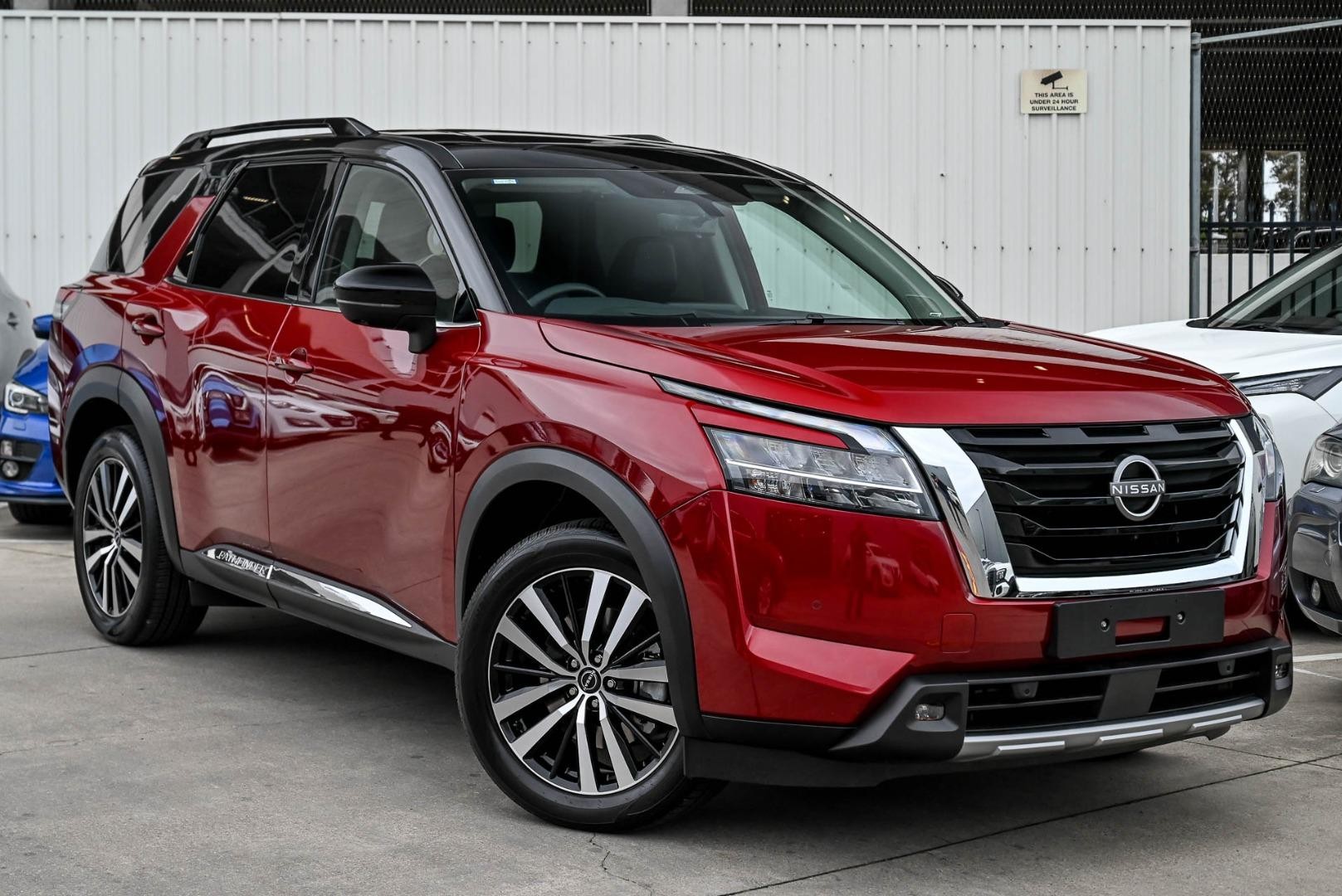 Nissan Pathfinder image 1