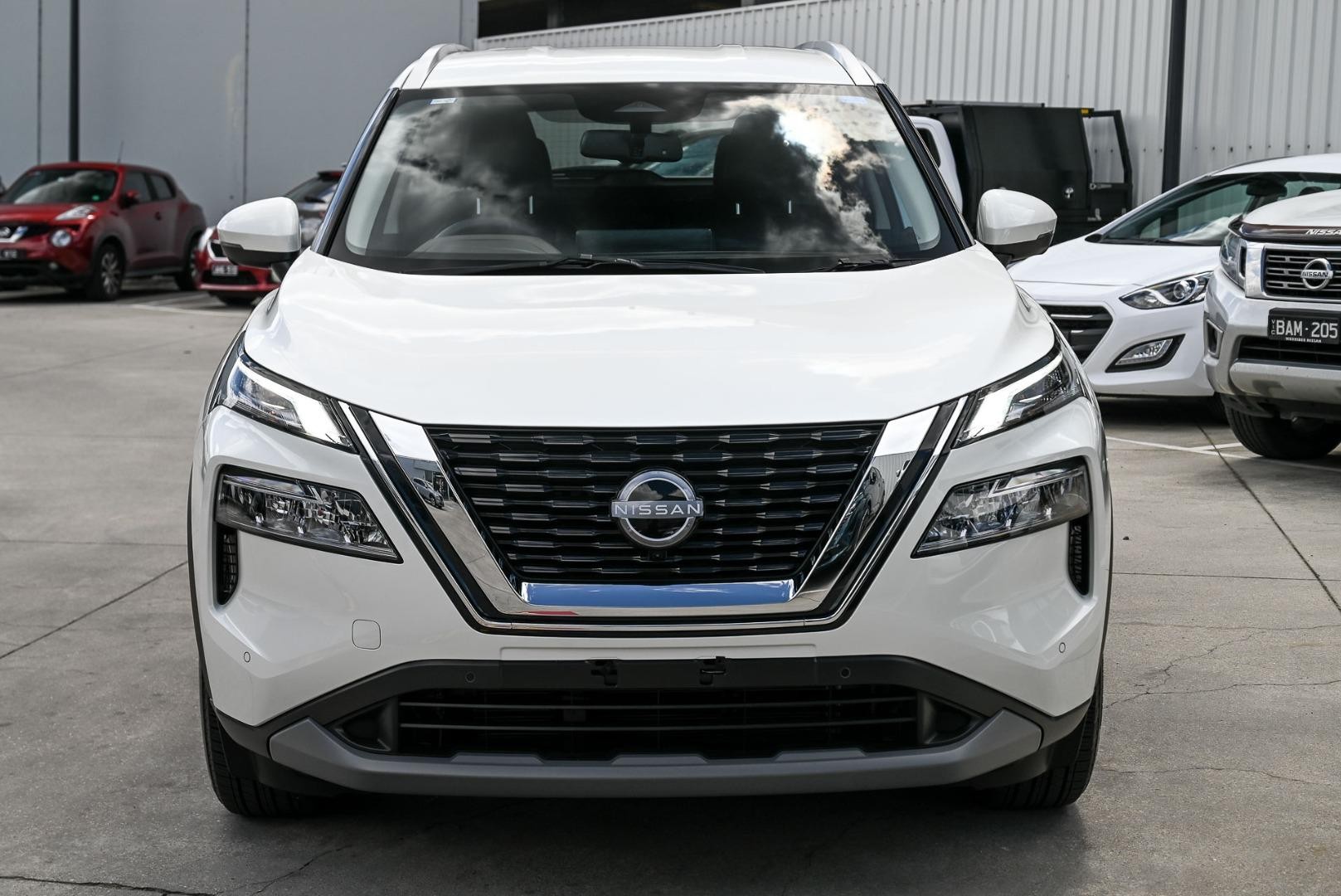 Nissan X-trail image 2