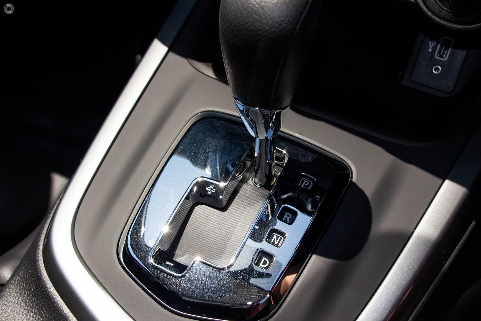 Nissan Navara image 2