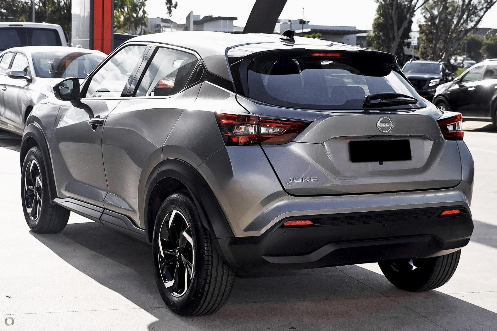 Nissan Juke image 4