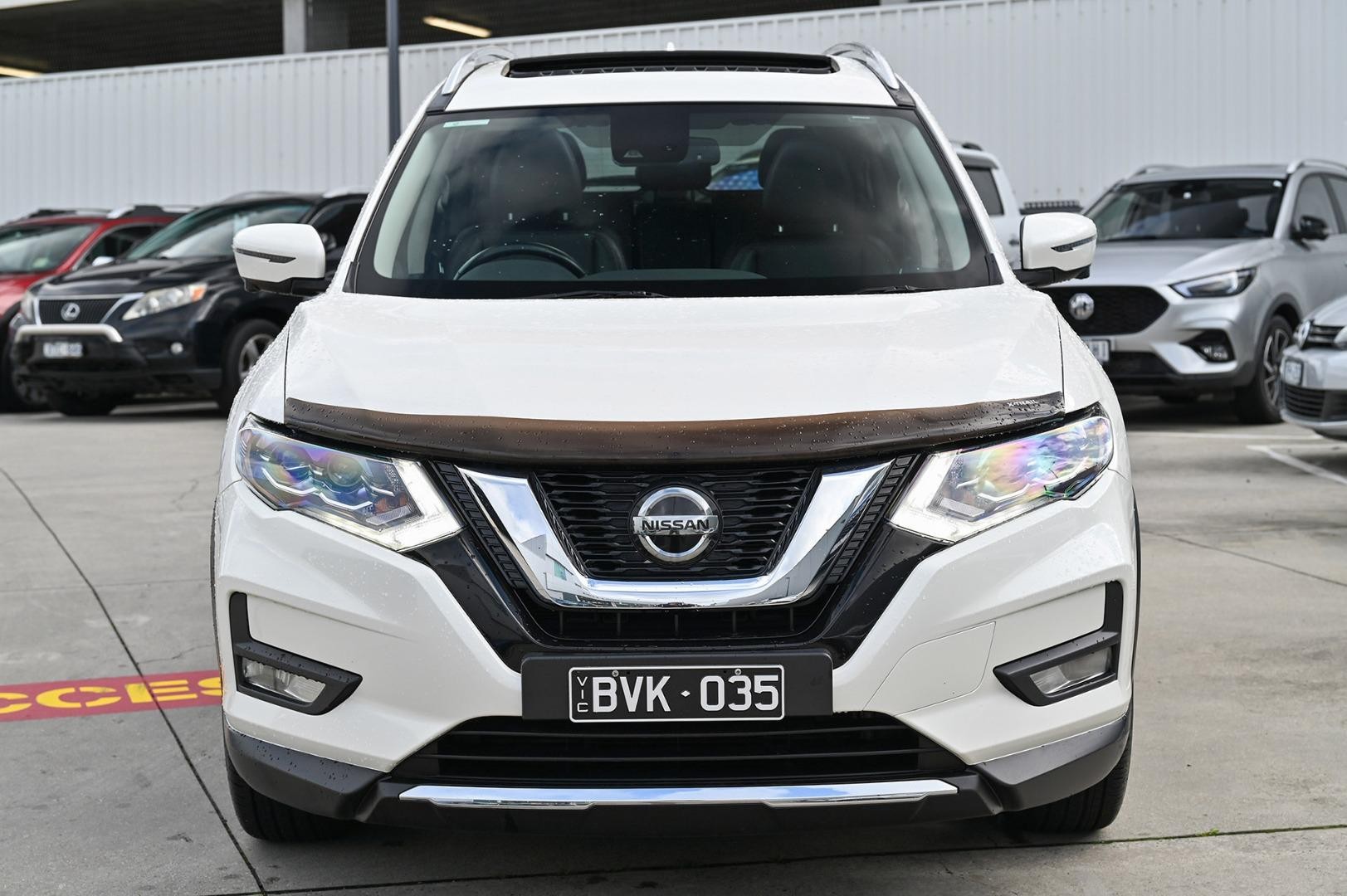 Nissan X-trail image 2