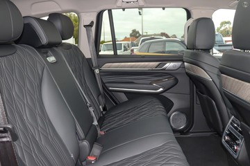 https://dvg-vehicle-assets.s3.amazonaws.com/1108373/km4k00qahei010f1fvq7cb4pe.jpg