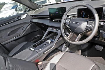 https://dvg-vehicle-assets.s3.amazonaws.com/1108389/7jwdcxbq4v5rbh322jzzfrsab.jpg