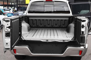 https://dvg-vehicle-assets.s3.amazonaws.com/1108461/6fp8t92uih6n3lwapb4orf0h3.jpg