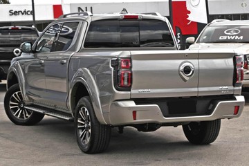 https://dvg-vehicle-assets.s3.amazonaws.com/1108467/f7phqg9lw757sgxphf7dx6o1f.jpg