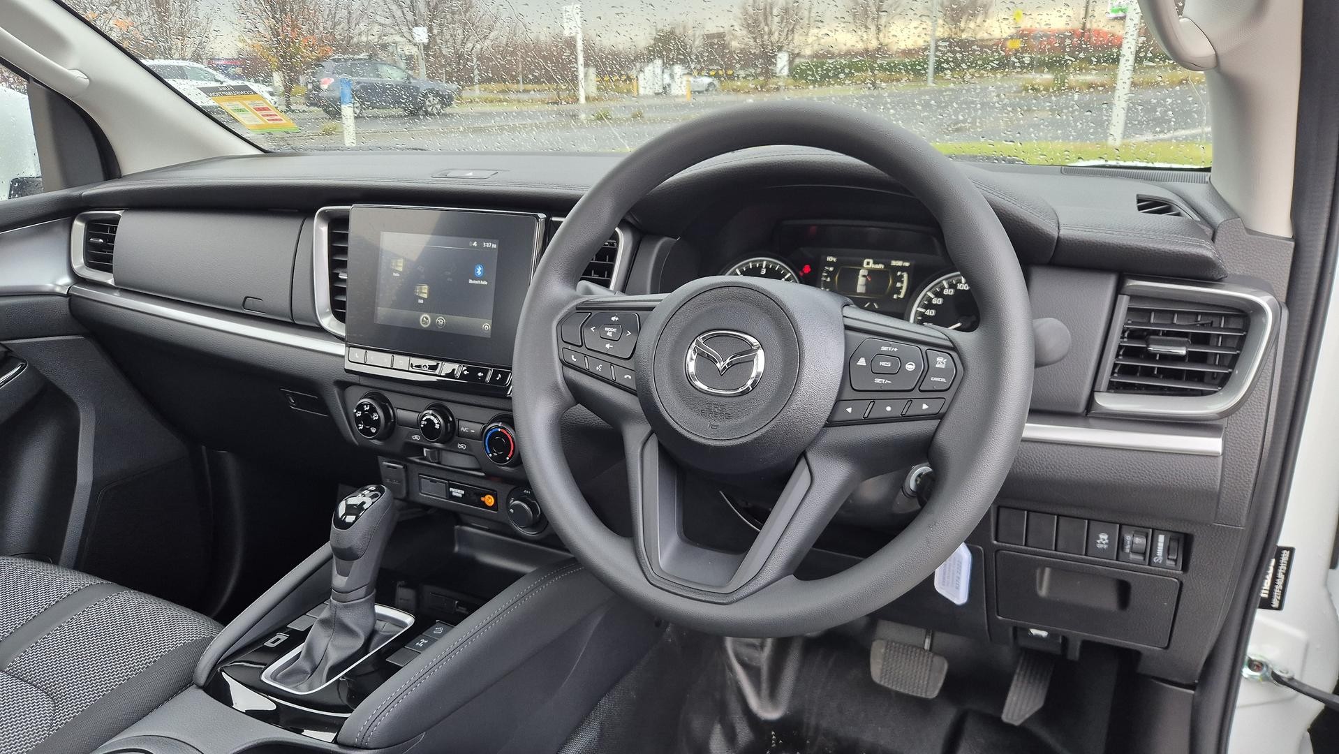 Mazda Bt-50 image 2