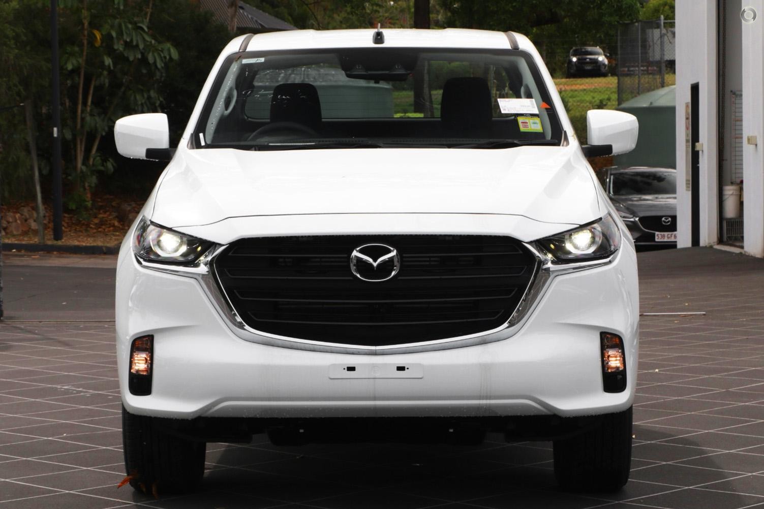 Mazda Bt-50 image 2