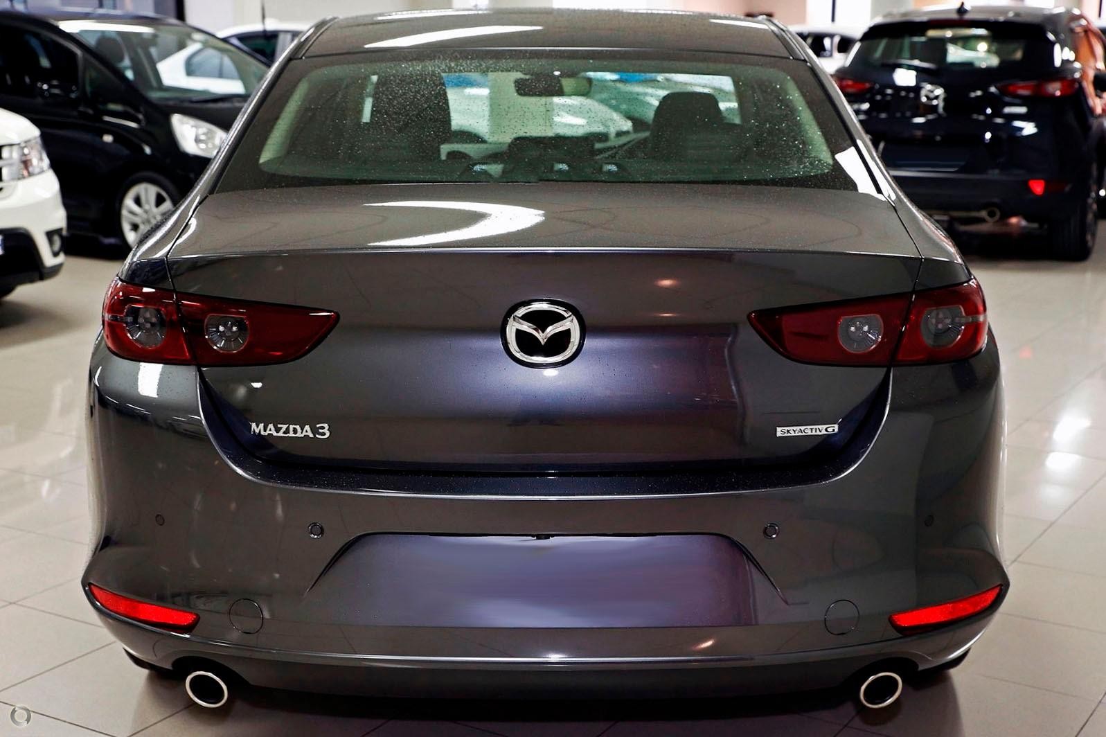 Mazda 3 image 3