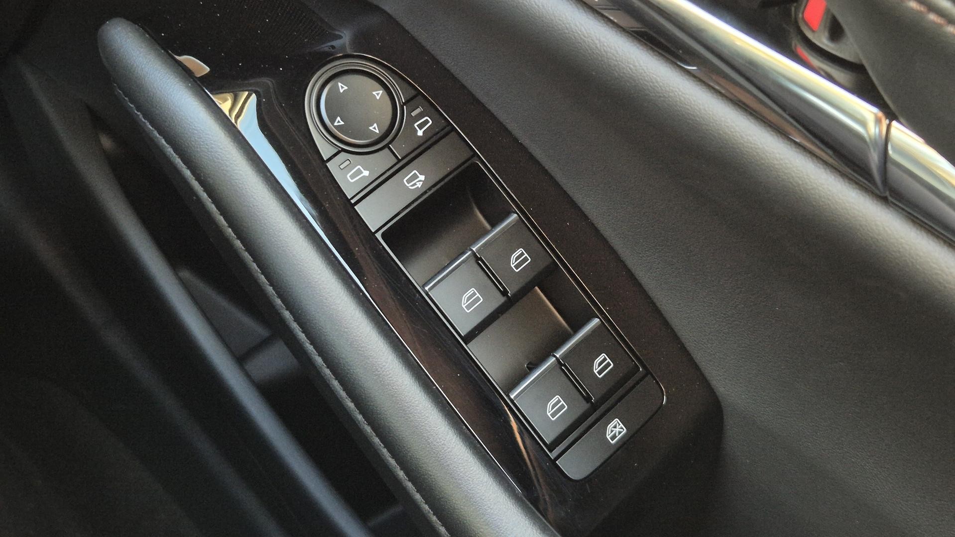 Mazda 3 image 3