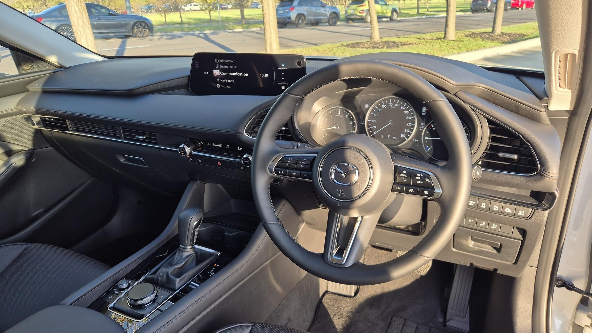 Mazda 3 image 2