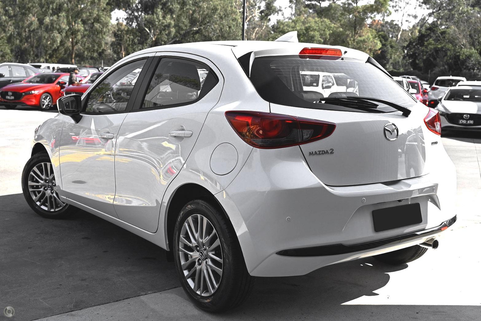 Mazda 2 image 4