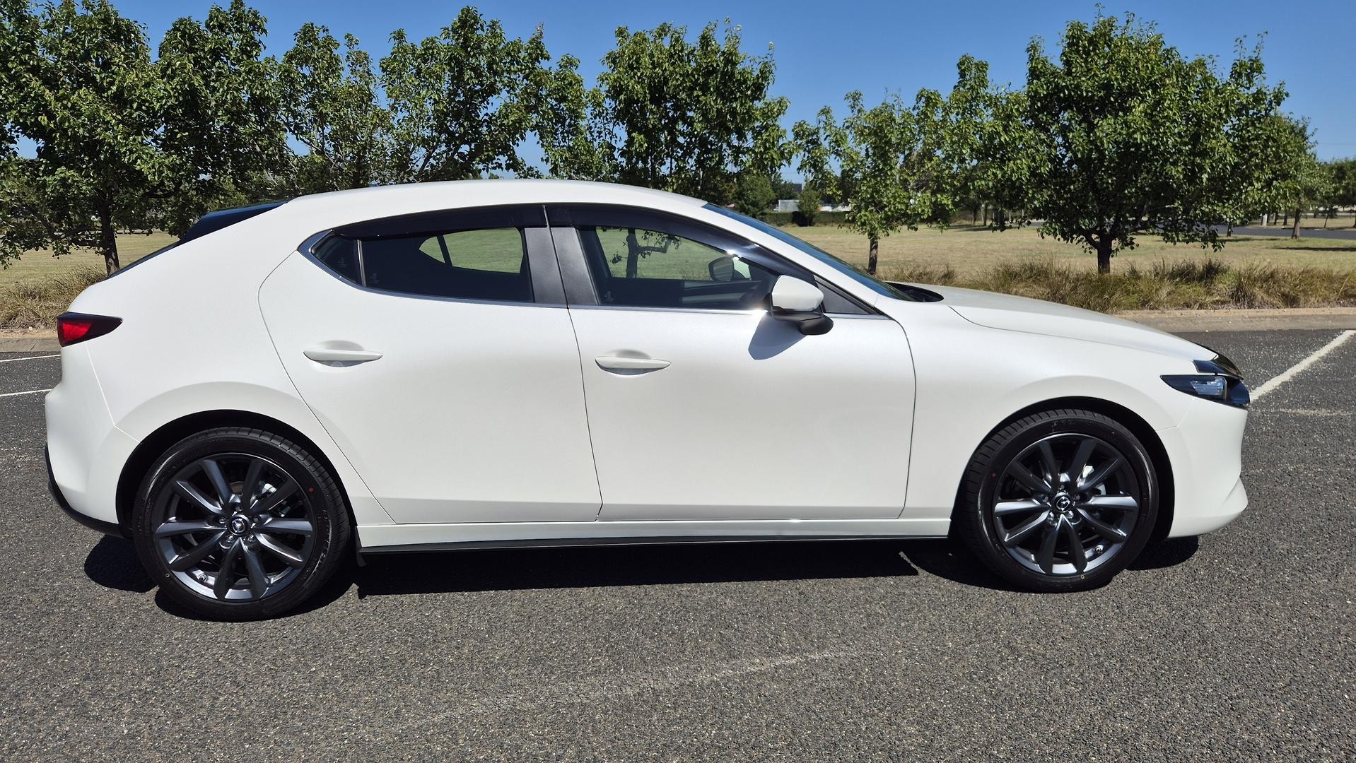 Mazda 3 image 3