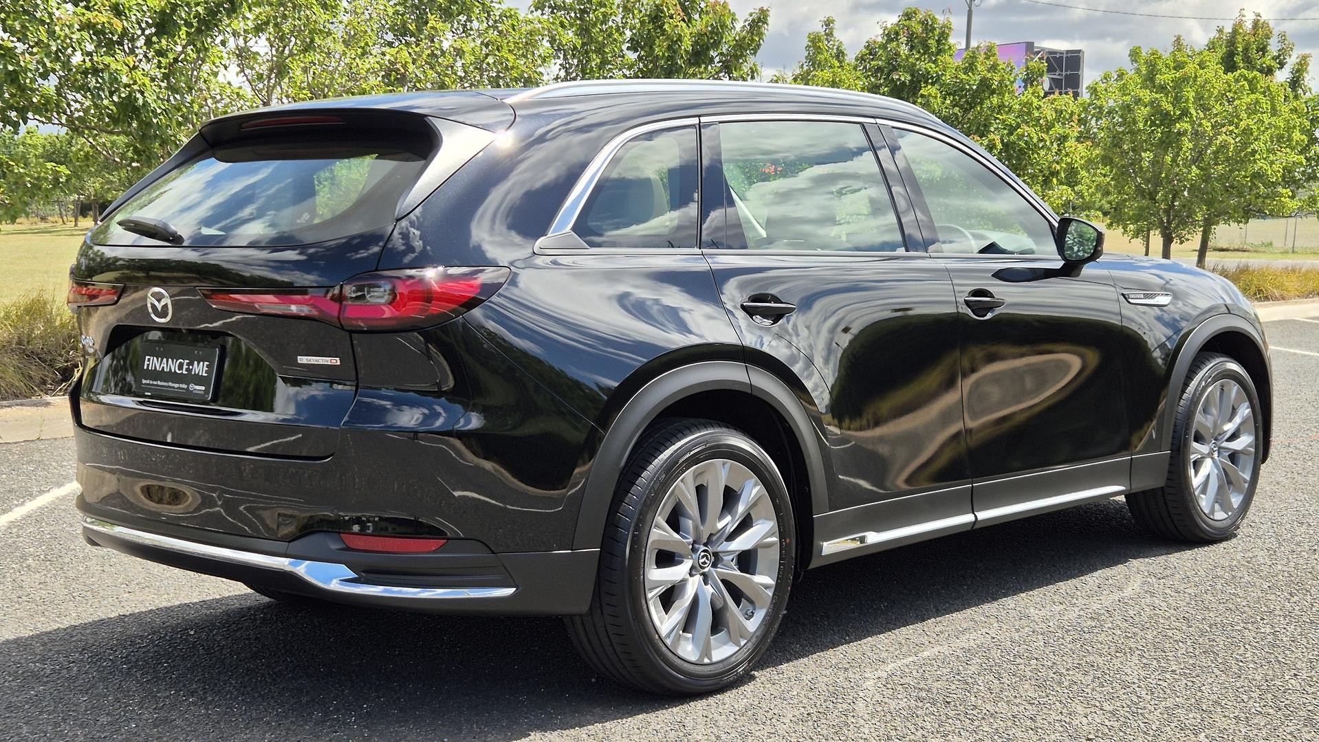 Mazda Cx-90 image 4