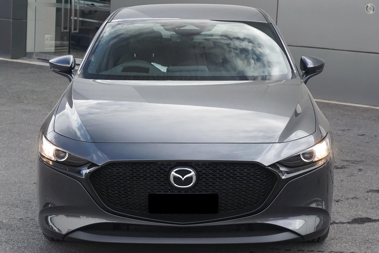 Mazda 3 image 2