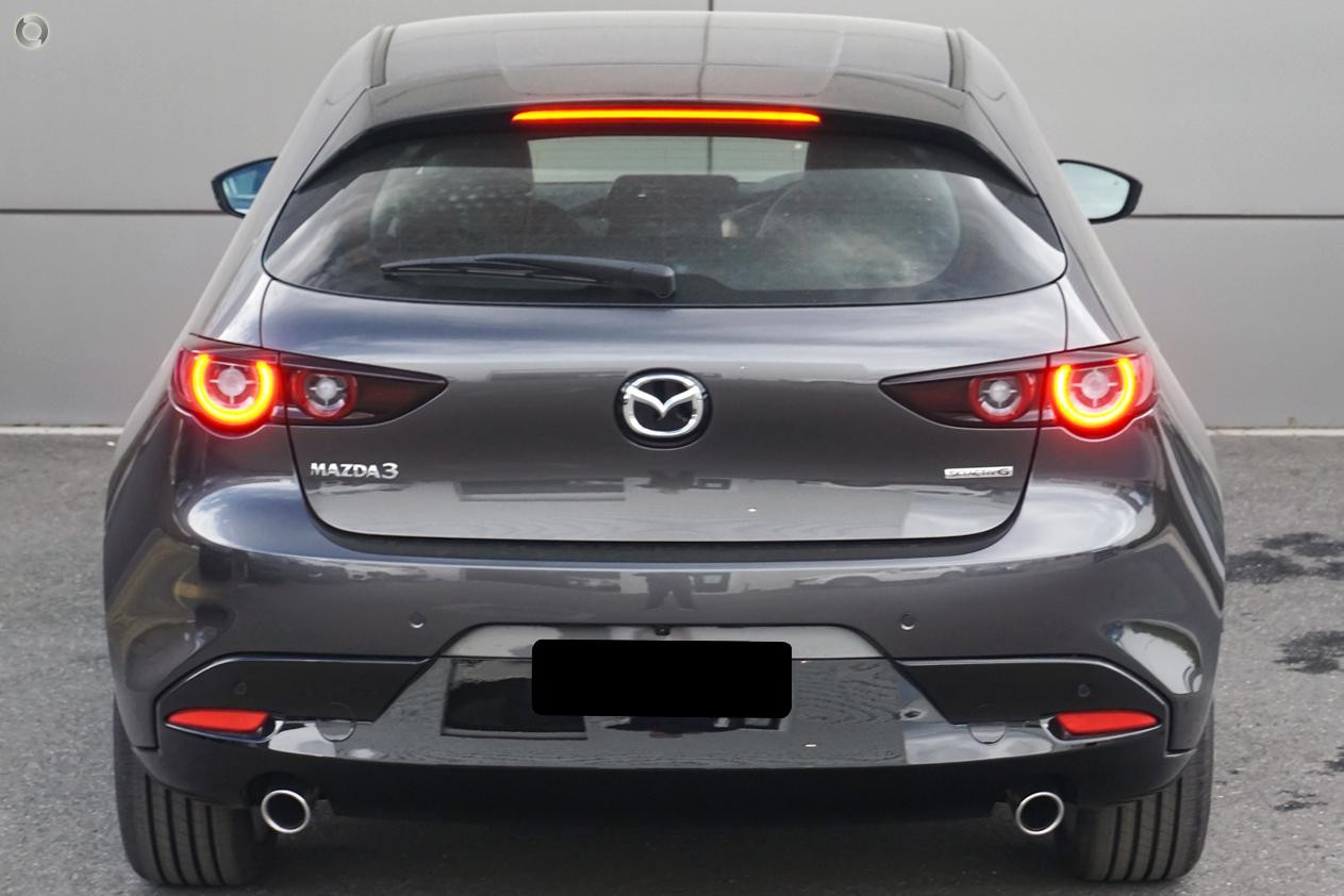 Mazda 3 image 3