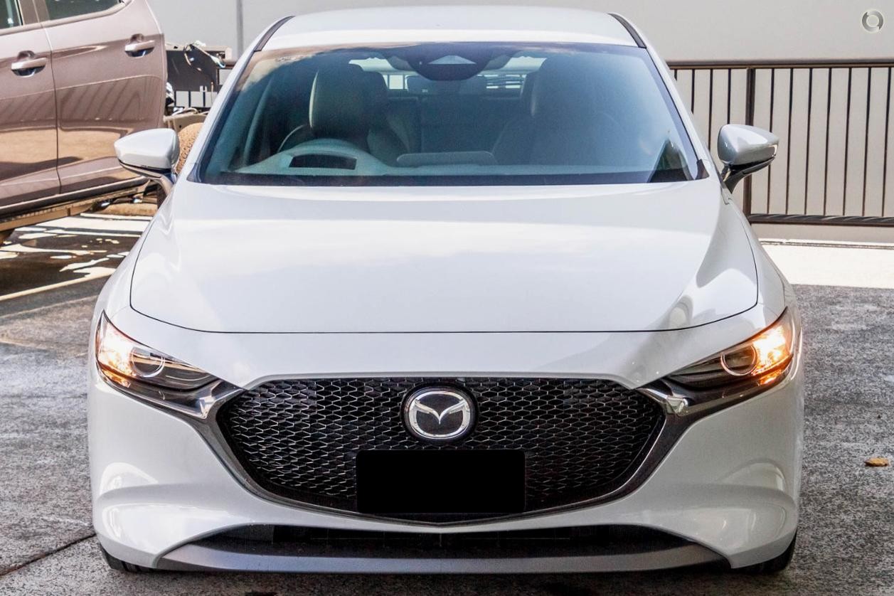 Mazda 3 image 2