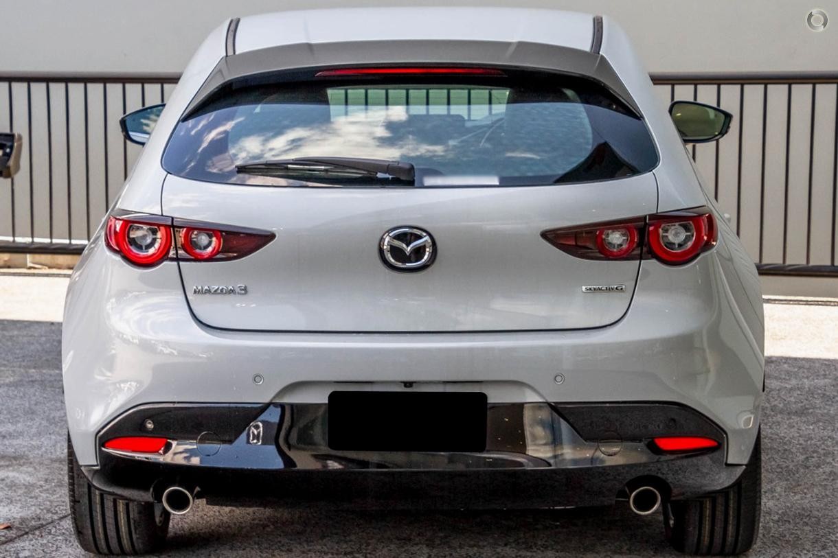 Mazda 3 image 3