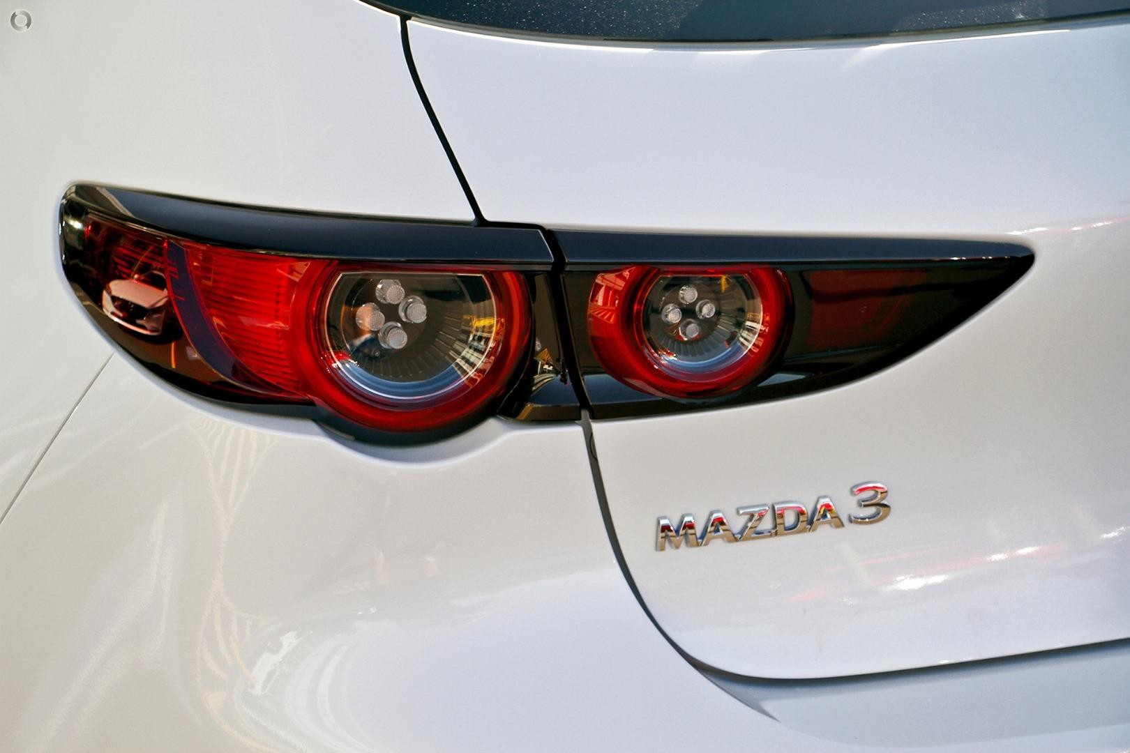 Mazda 3 image 1