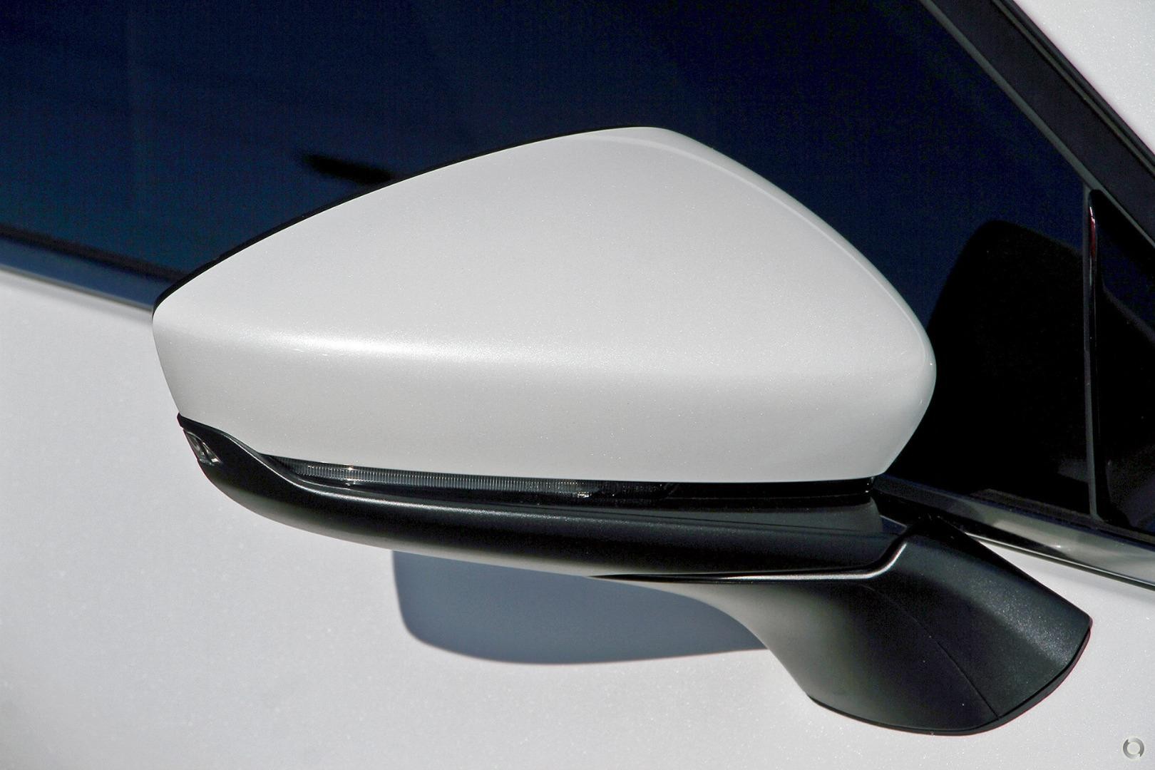 Mazda 3 image 3