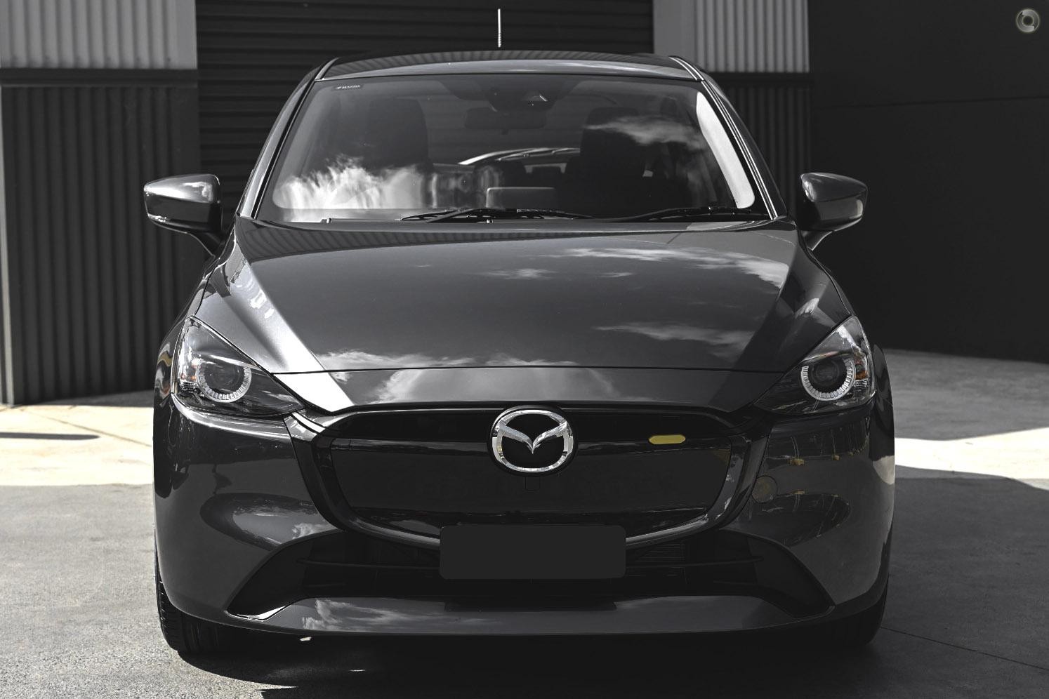 Mazda 2 image 2