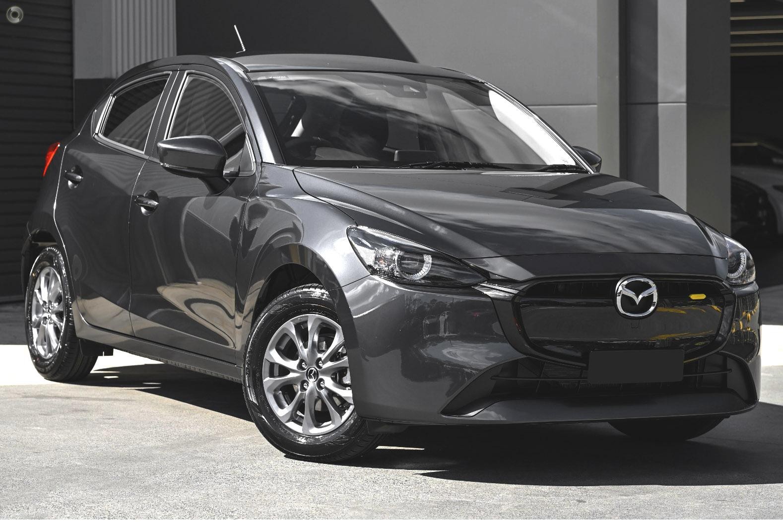 Mazda 2 image 1