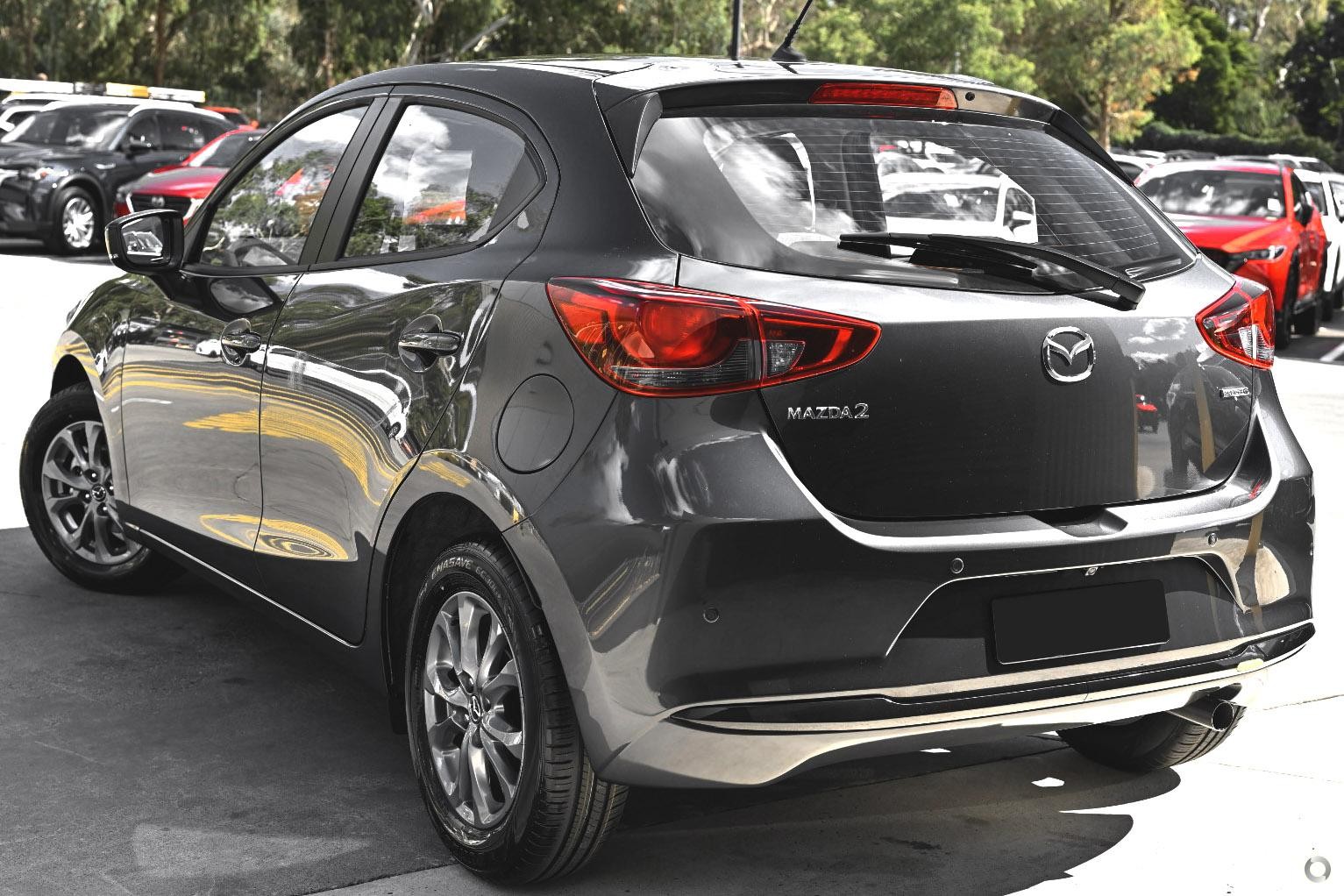 Mazda 2 image 4