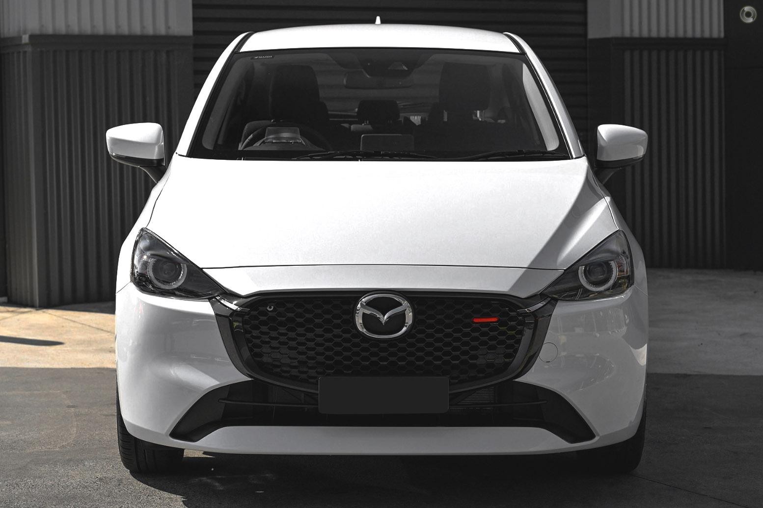 Mazda 2 image 2