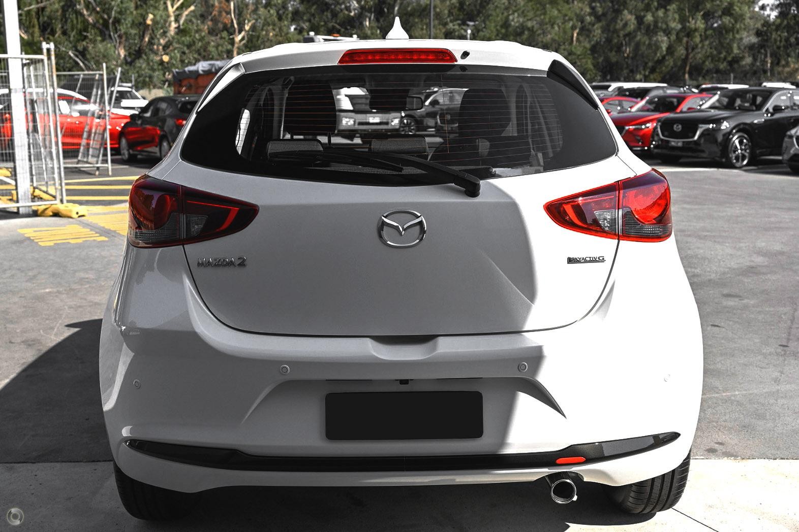 Mazda 2 image 3