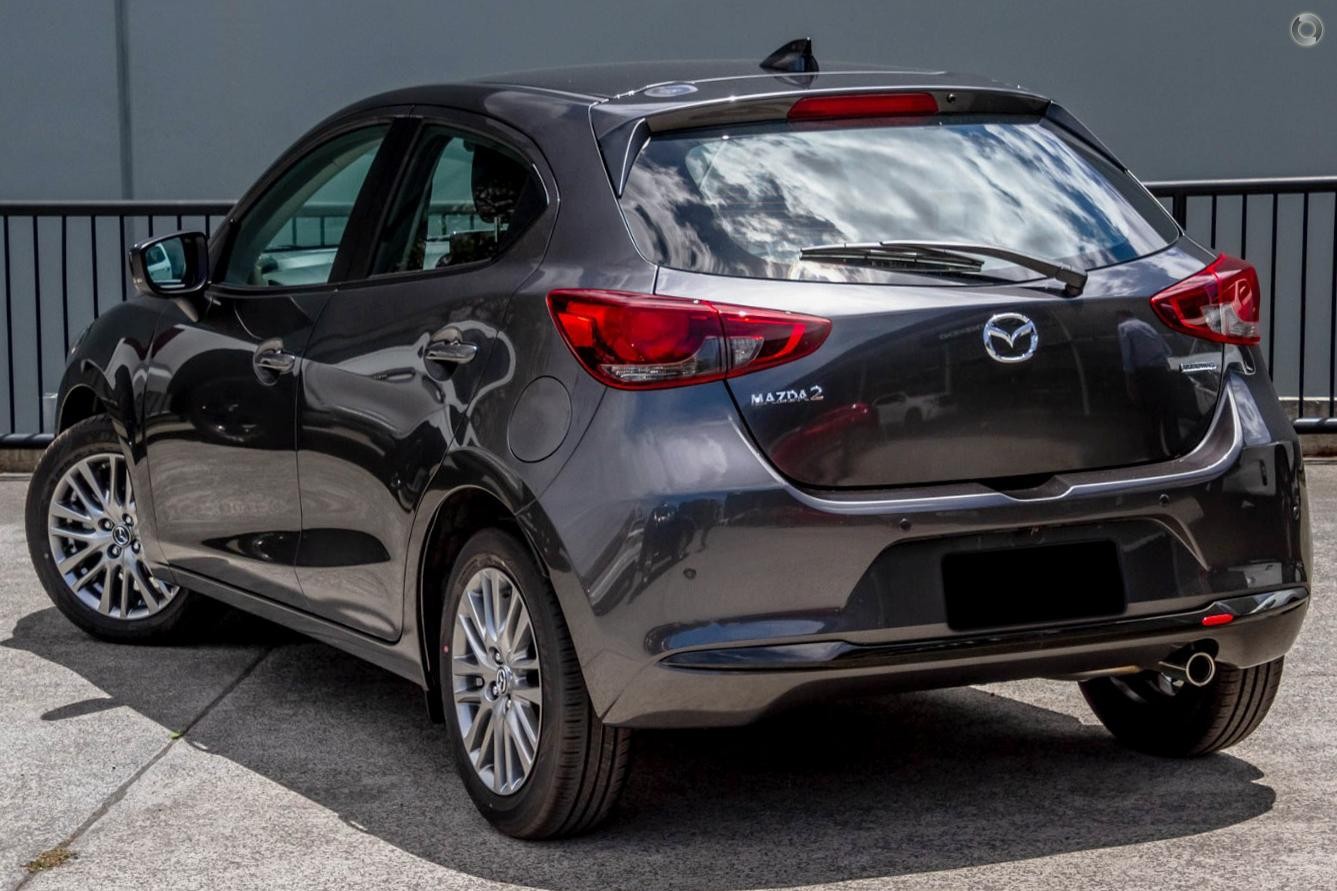 Mazda 2 image 4