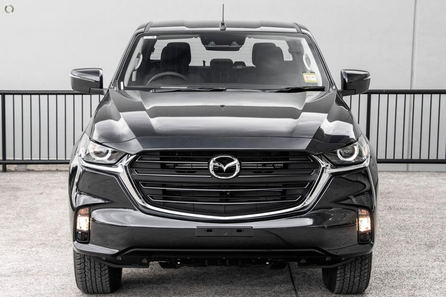 Mazda Bt-50 image 2