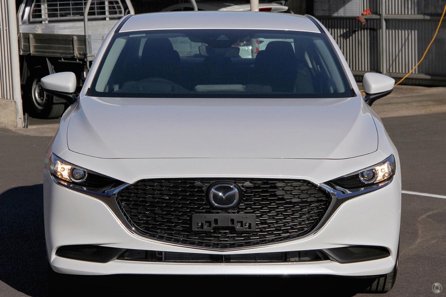 Mazda 3 image 2