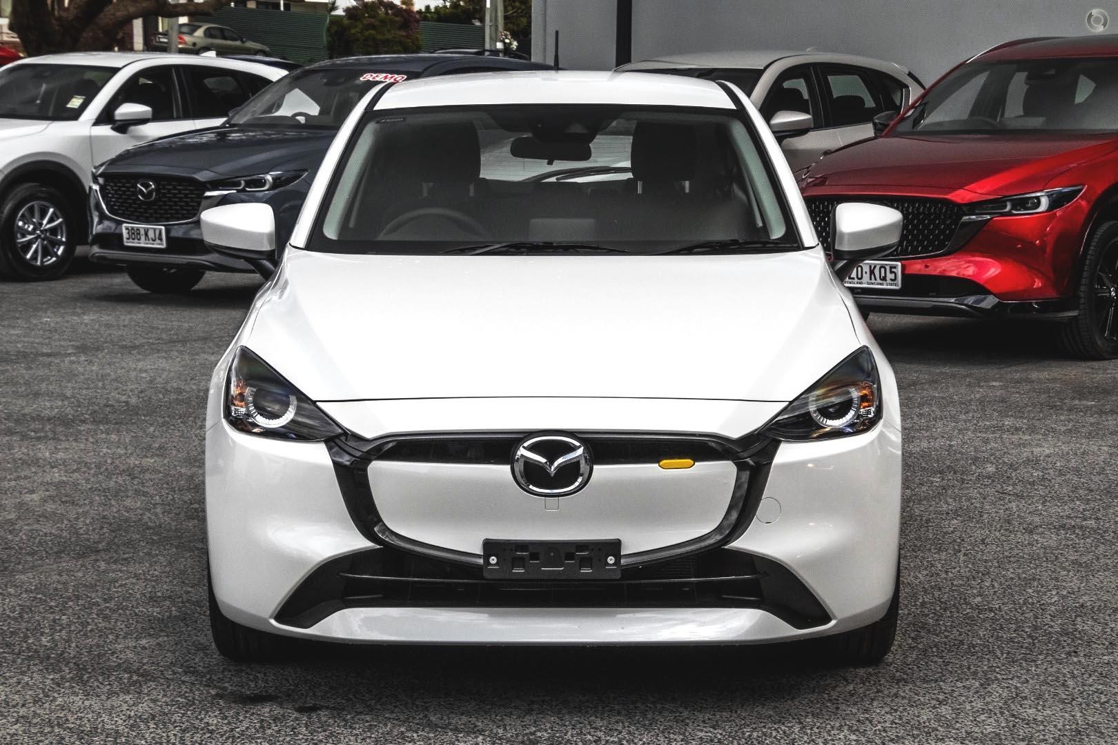 Mazda 2 image 2