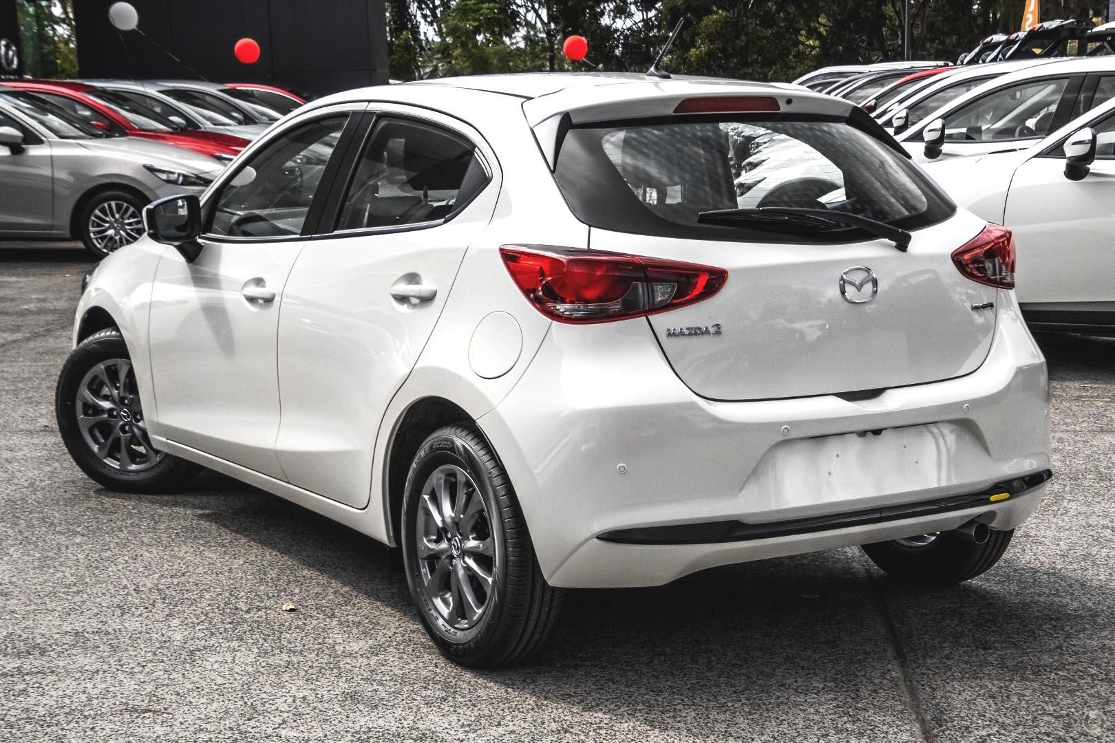 Mazda 2 image 4