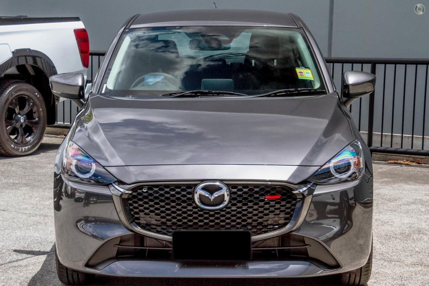 Mazda 2 image 2