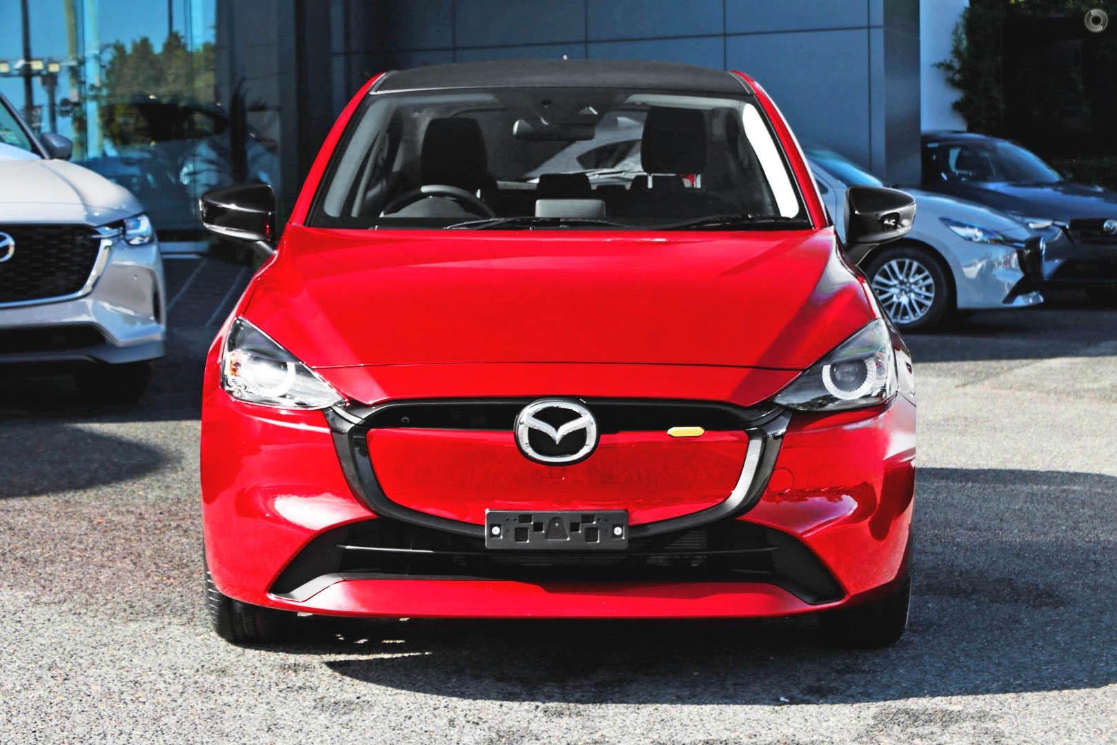 Mazda 2 image 2