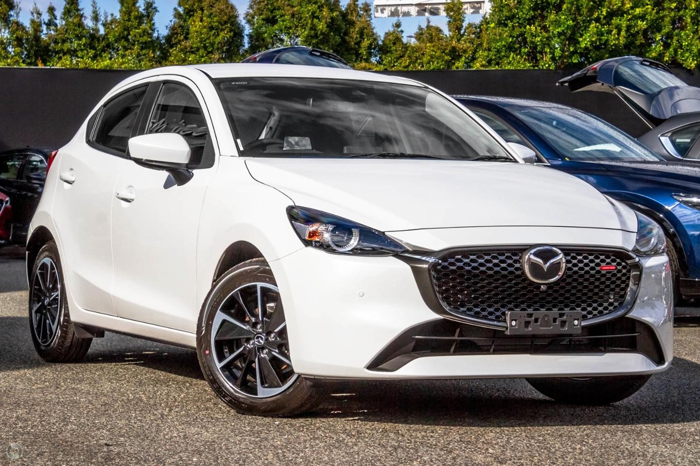 Mazda 2 image 1