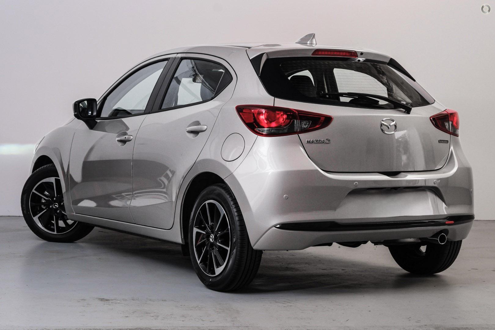 Mazda 2 image 4