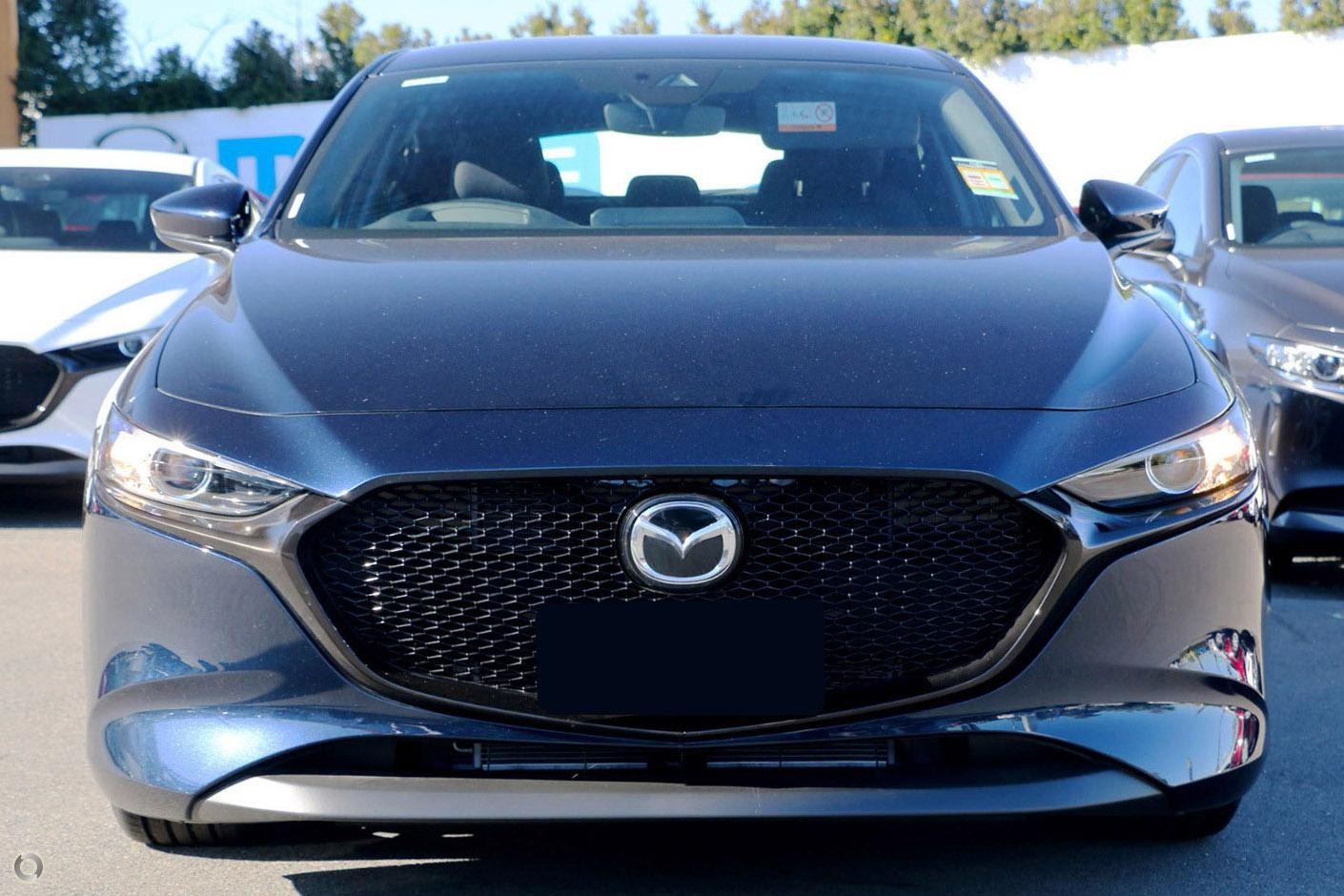 Mazda 3 image 2