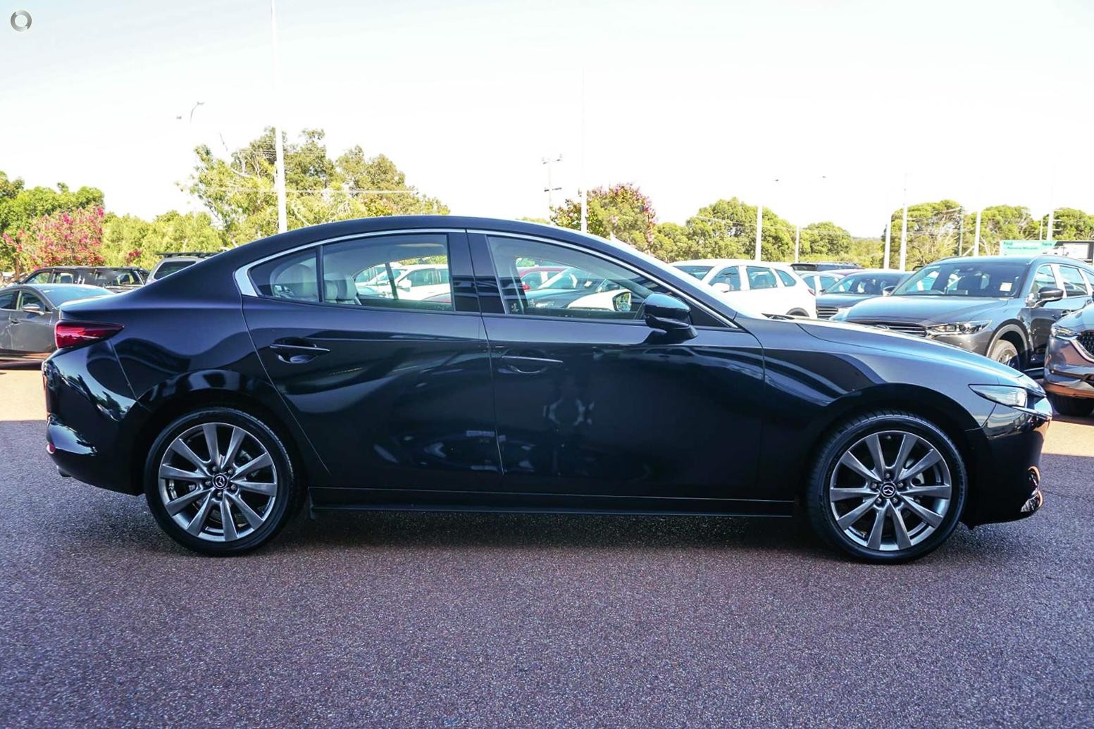 Mazda 3 image 4