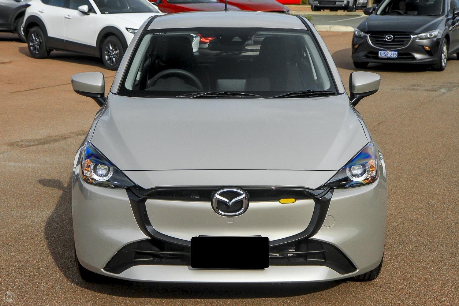 Mazda 2 image 2