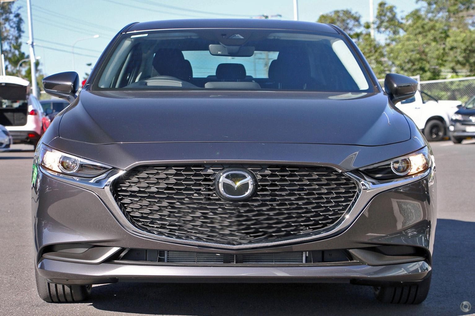 Mazda 3 image 2