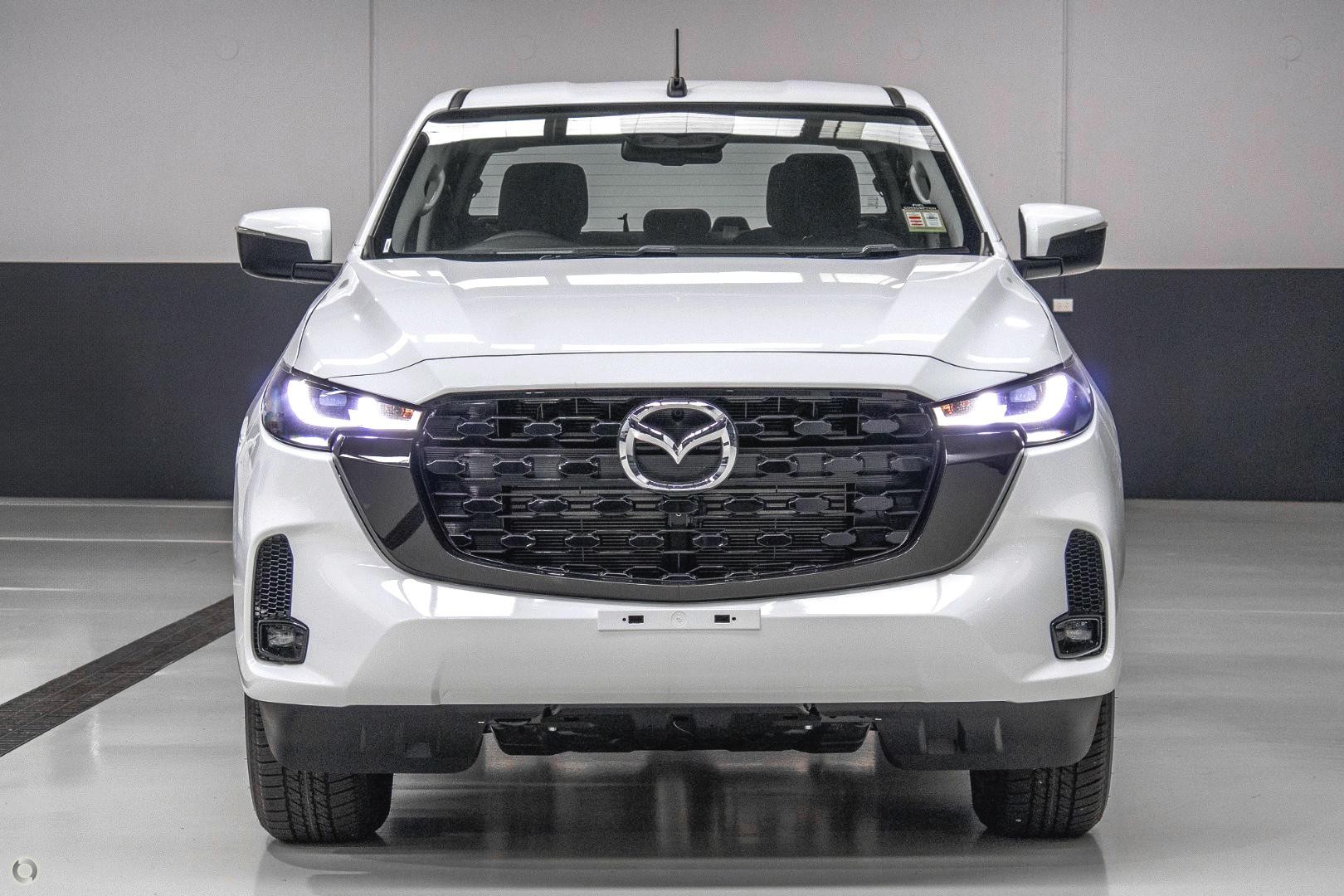 Mazda Bt-50 image 2