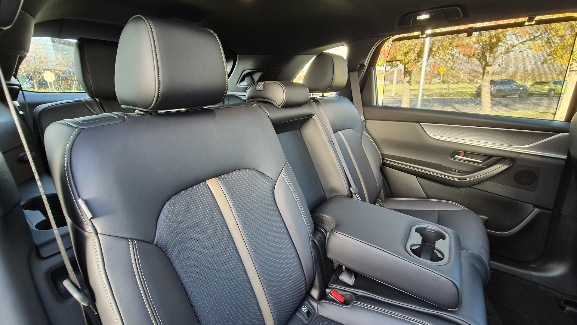 Mazda Cx-90 image 4