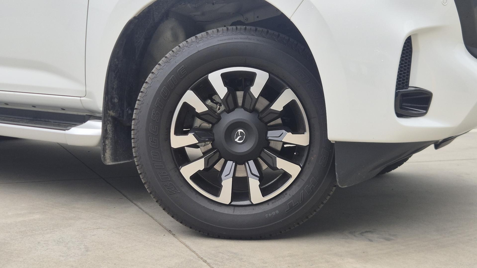 Mazda Bt-50 image 4