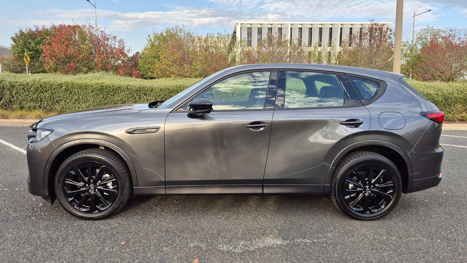Mazda Cx-60 image 3