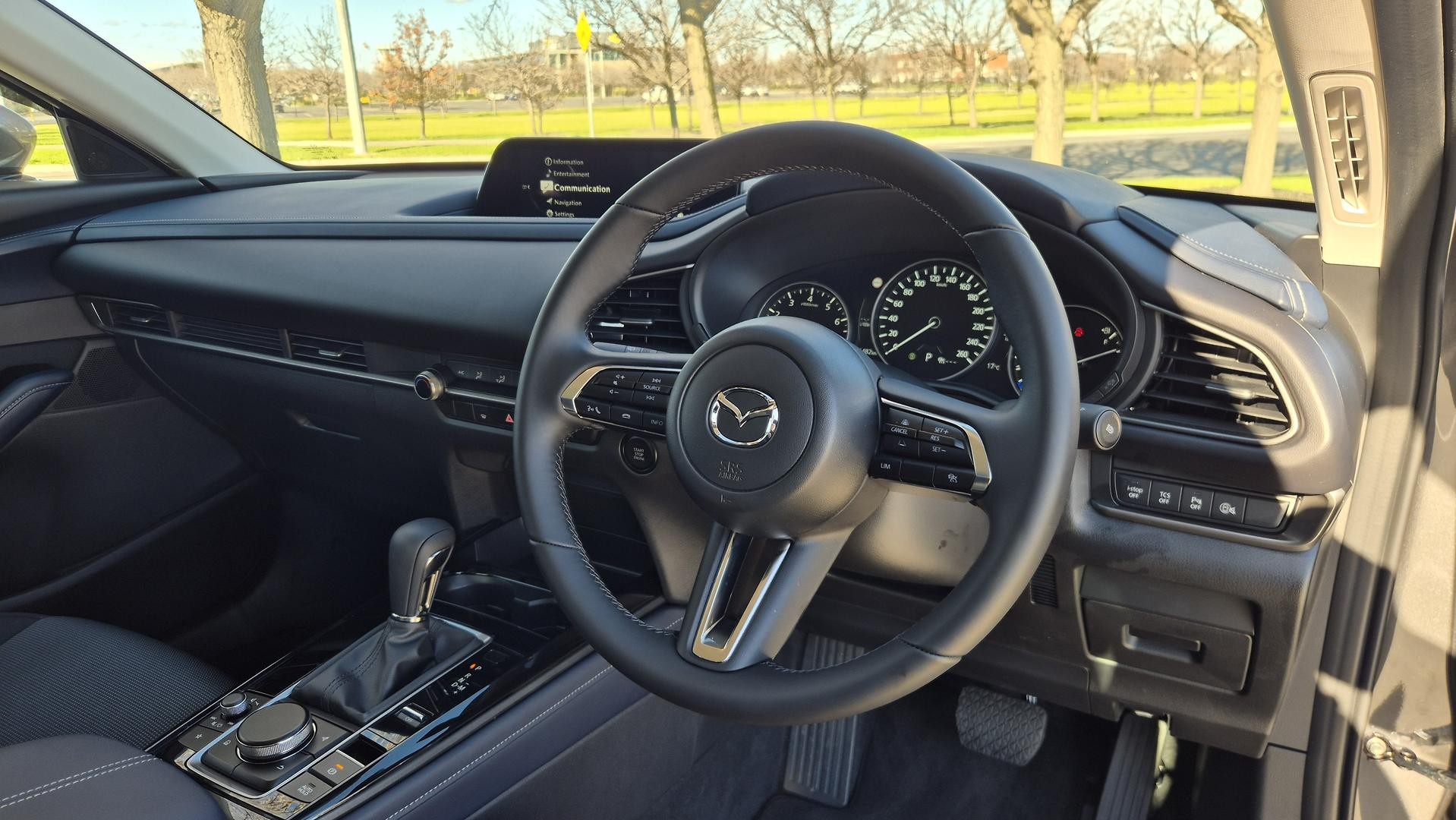 Mazda Cx-30 image 2