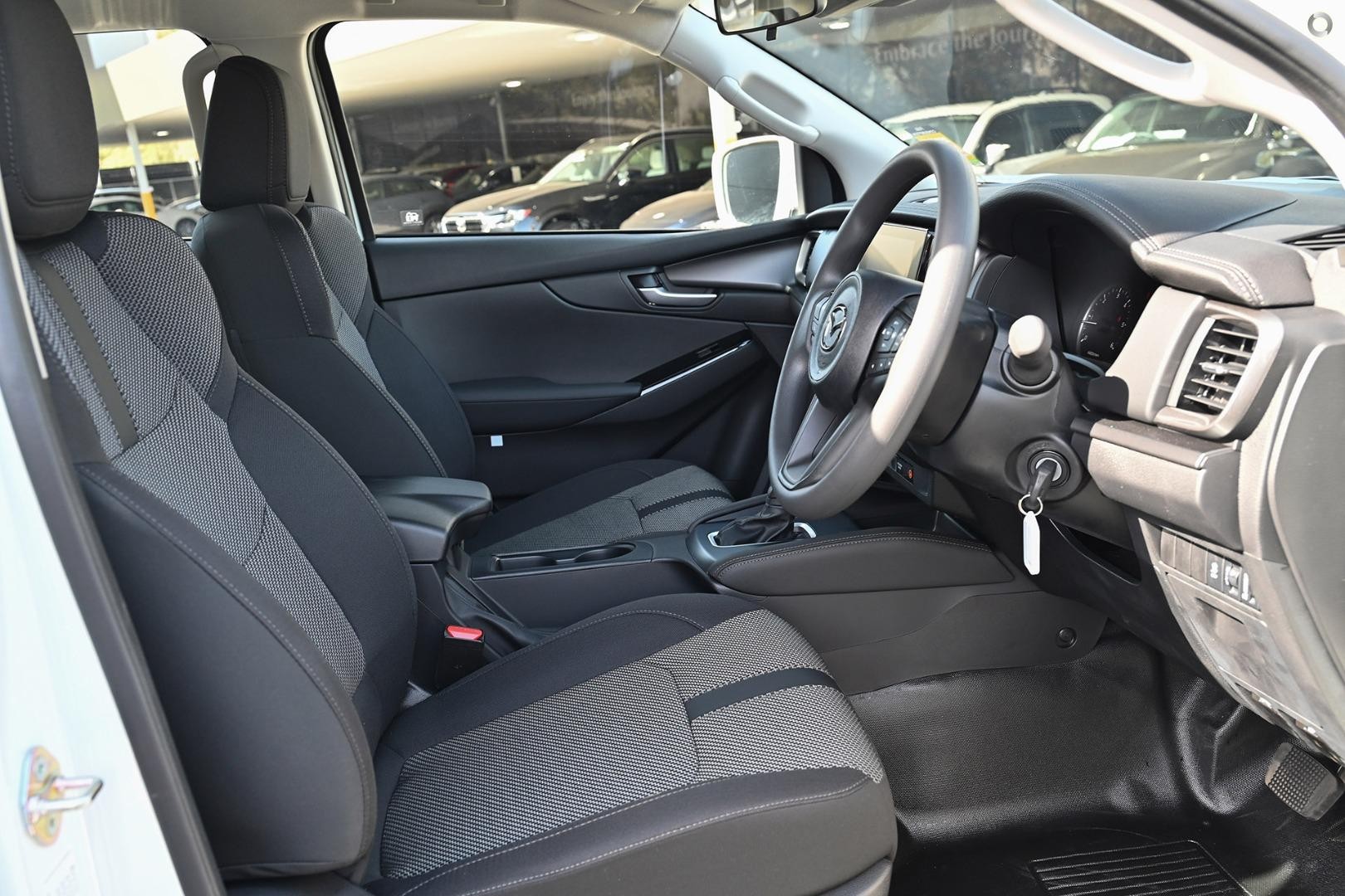 Mazda Bt-50 image 1